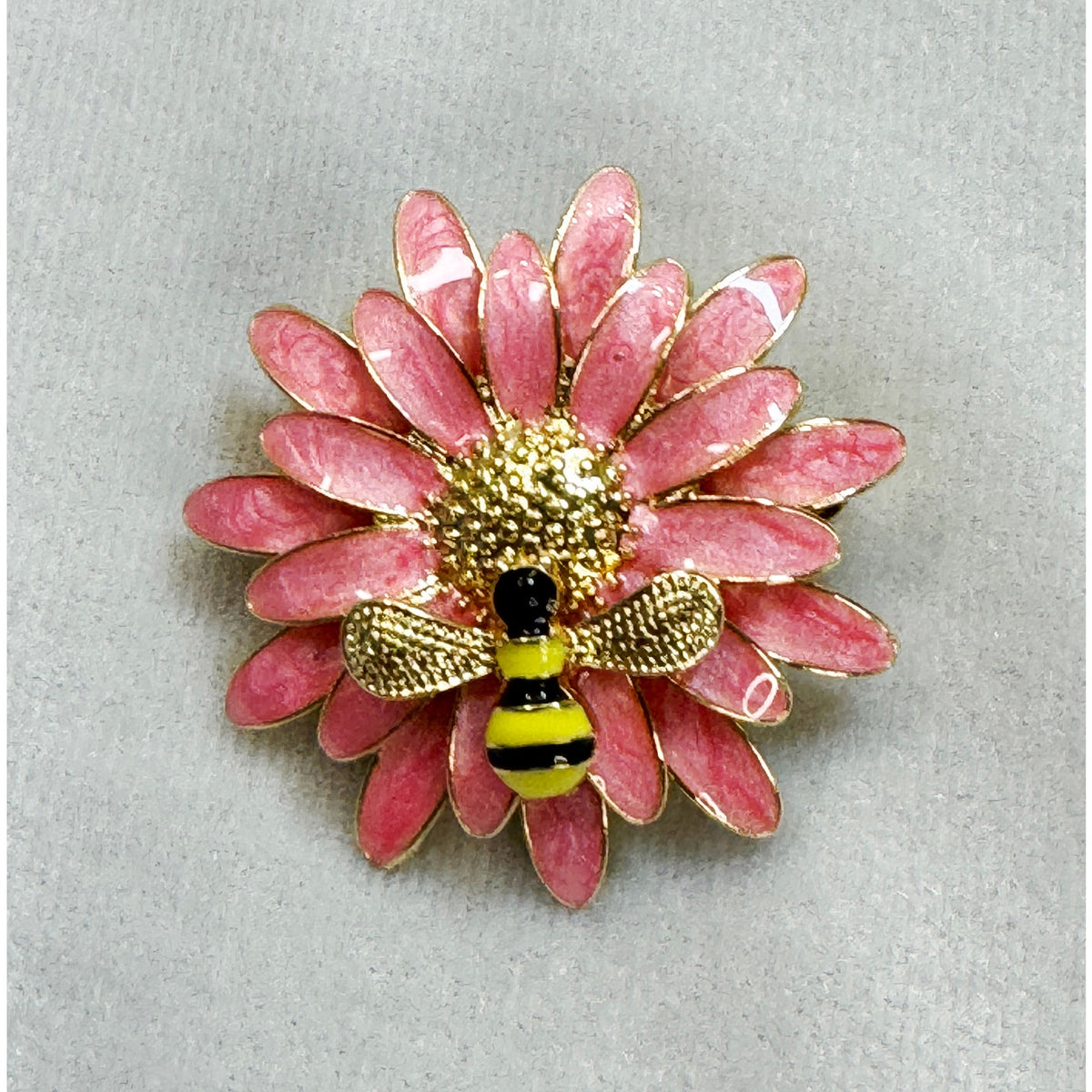 New Pink Enamel Daisy Bee Brooch Pin Gold Tone Floral Garden Spring 1.75" CP197
